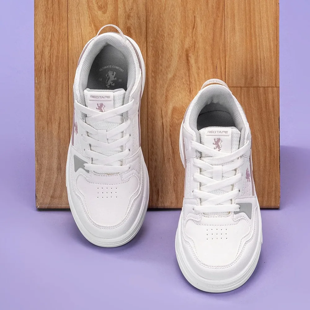 365A Women's Casual Sneaker, casual shoes — angled front view